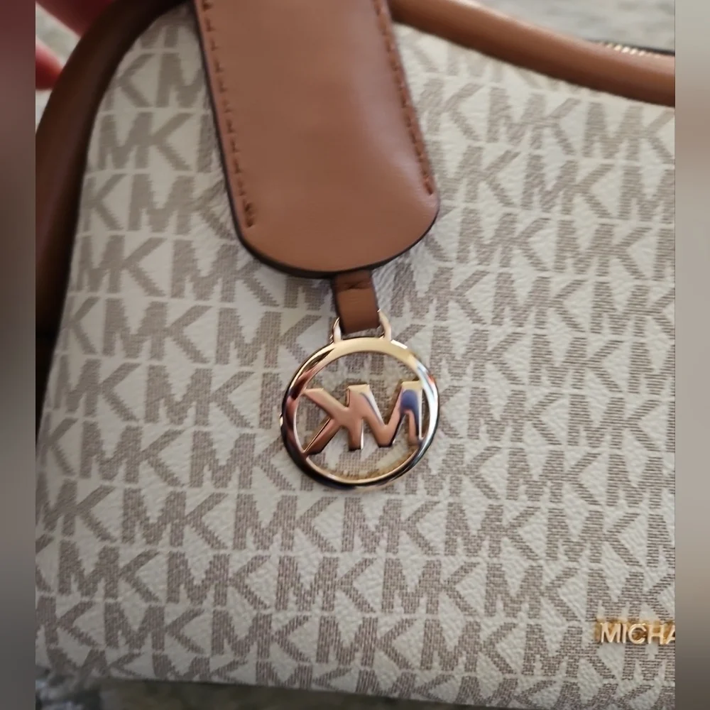 Michael Kors Cecily Medium Signature Logo Shoulder Bag In Vanilla
